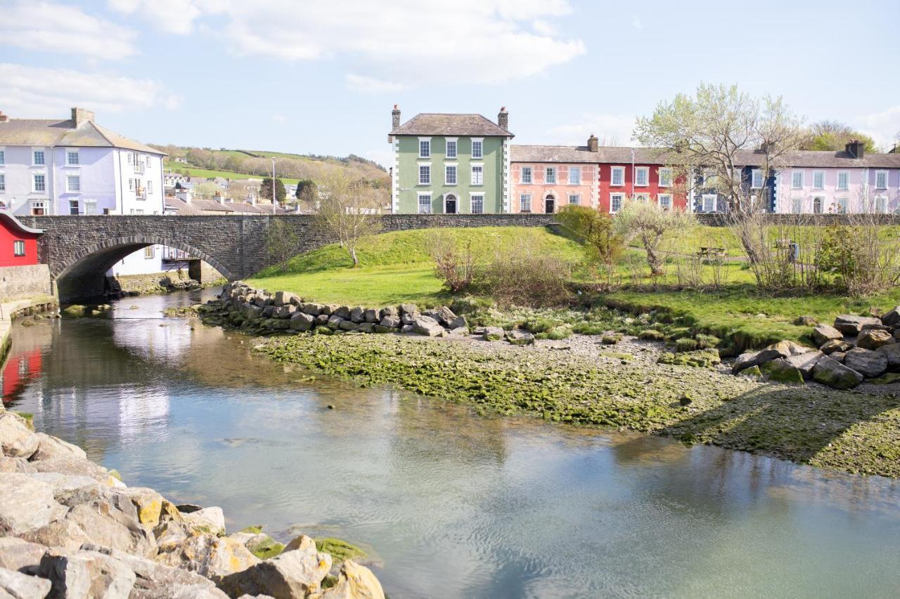 John Lewis Apartment Aberaeron Exterior photo